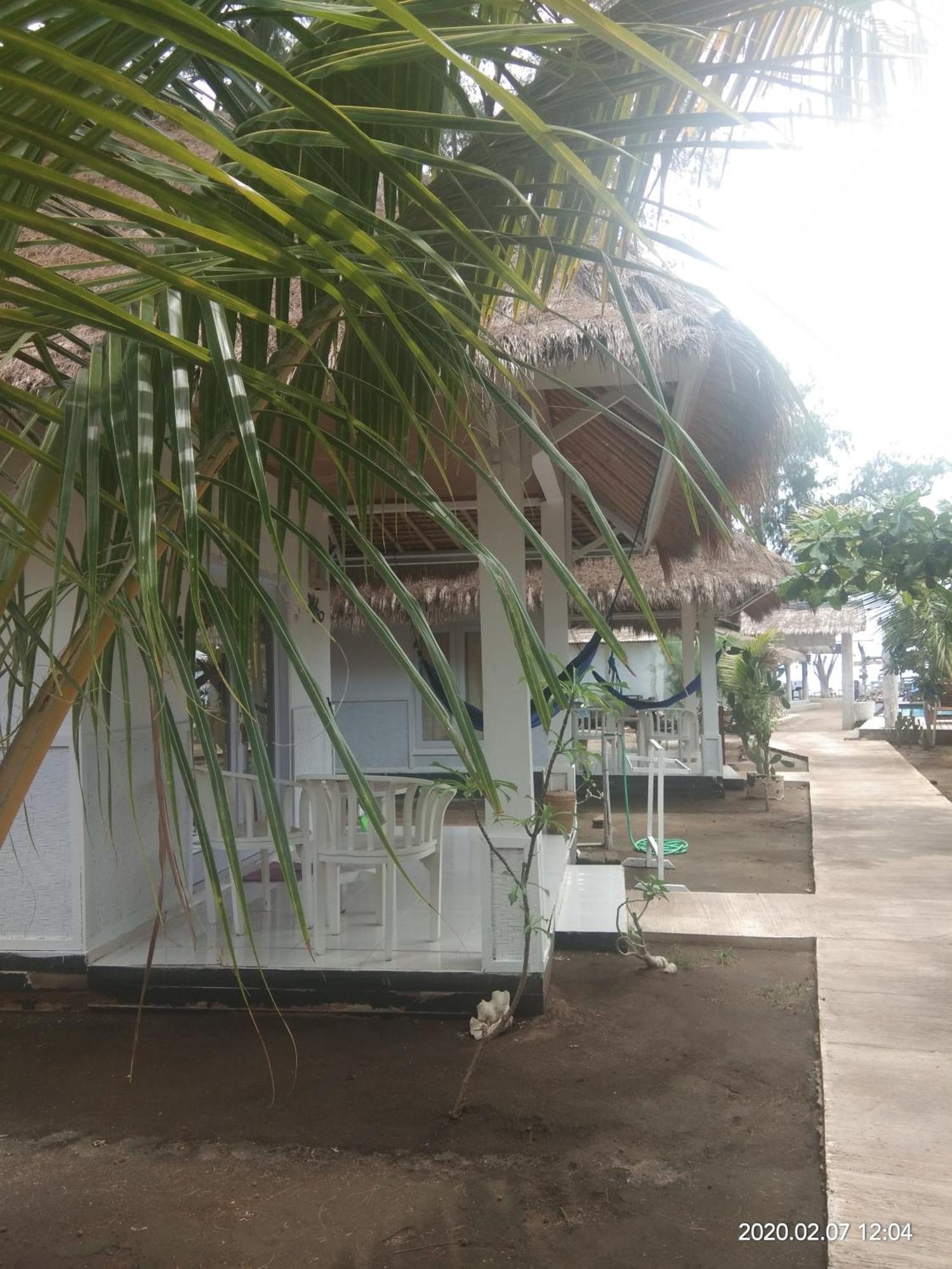 Star Bar And Bungalows Gili Air Habitación foto