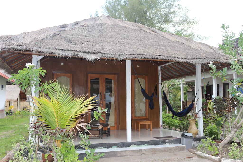 Star Bar And Bungalows Gili Air Habitación foto