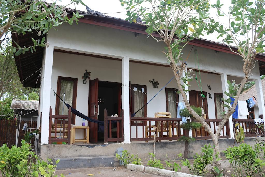 Star Bar And Bungalows Gili Air Habitación foto