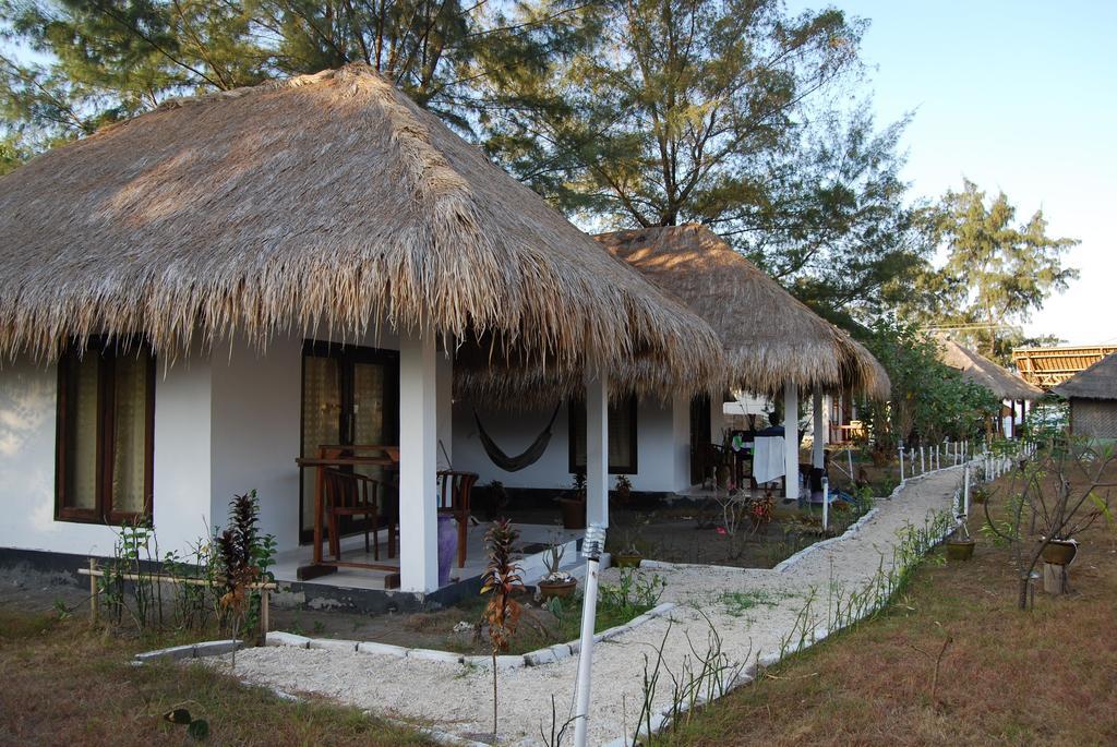 Star Bar And Bungalows Gili Air Habitación foto