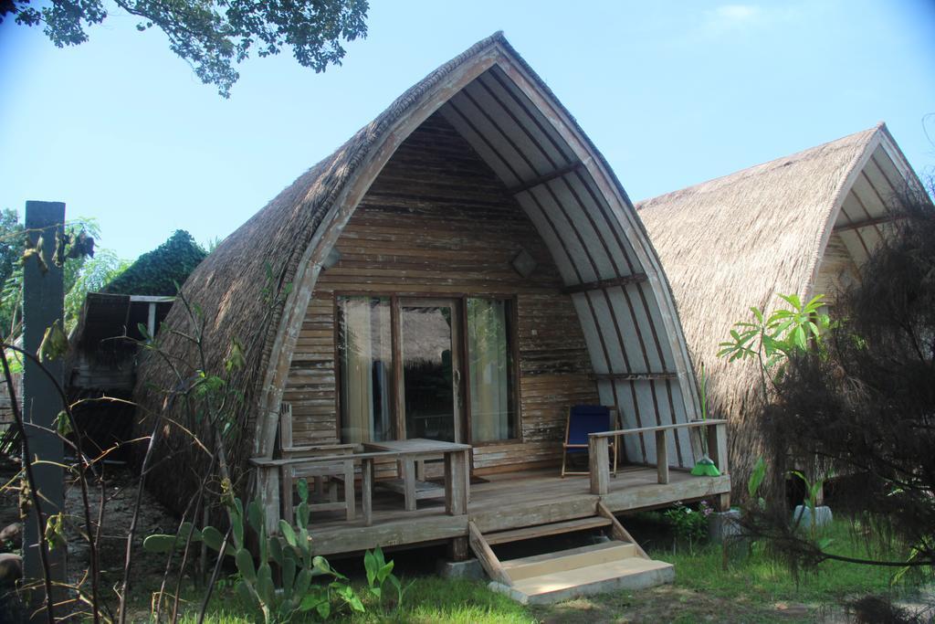 Star Bar And Bungalows Gili Air Exterior foto